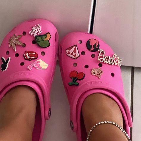 Pink Crocs With Crazy jibbits Pink Barbie Crocs, Designed Crocs, Barbie Crocs, Crocs Aesthetic, Pink Playboy, Crocs Outfit, Crocs Slides, Crocs Pink, Pink Crocs