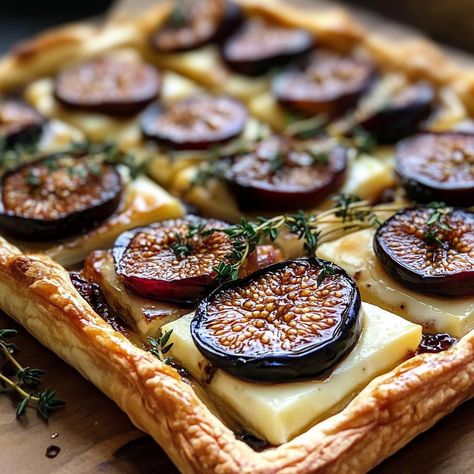 Balsamic Fig & Brie Puff Pastry Tart Figs With Mascarpone, Fig And Brie Puff Pastry, Fig Baked Brie, Fig Charcuterie Board, Fig Pastry, Fig Puff Pastry, Fig And Cheese, Fig Tart Recipe, Fig Recipes Fresh