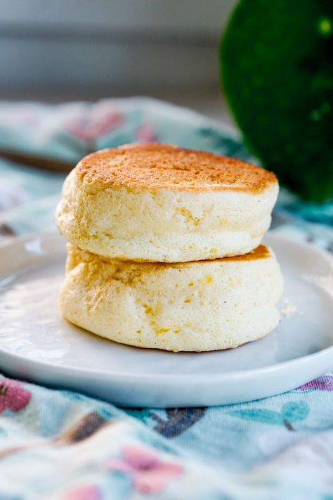 Japanese Castle Interior, Japanese Souffle Pancake Recipe, Japanese Souffle Pancakes, Souffle Pancake, Soufflé Pancakes, Pancake Mix Recipe, Pancake Cafe, Japanese Pancake, Souffle Pancakes