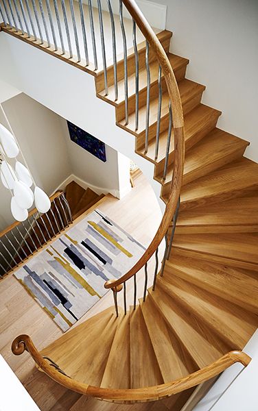 Quick Ideas For Statement Staircases | Homebuilding & Renovating Round Staircase Design, Round Stairs Design, Stairs Round, Staircase Curved, Building Staircase, Modern Staircase Ideas, Round Staircase, Staircase Spiral, Helical Staircase