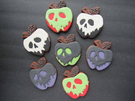 Halloween Candy Apples, Apple Cookies, Halloween Cookies Decorated, Chocolate Sugar Cookies, Halloween Sugar Cookies, Poison Apples, Halloween Cookies, Candy Apples, Edible Art