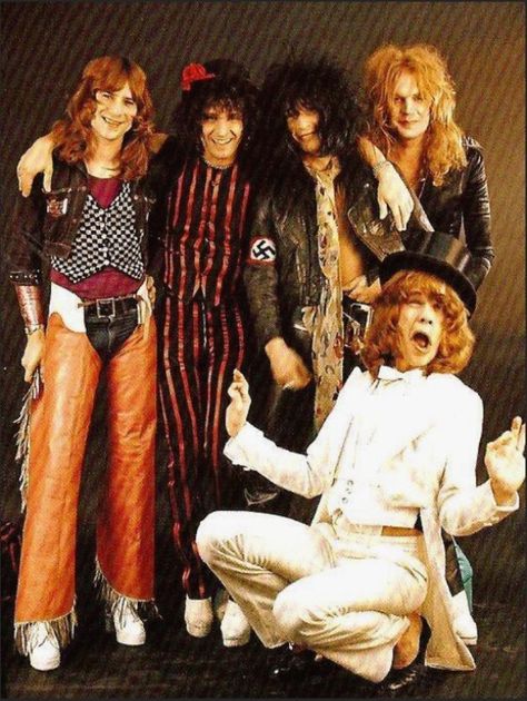 Bob Gruen, Rock Band Photos, New York Dolls, Glam Punk, Johnny Thunders, Rock And Roll Fashion, 70s Glam, British Rock, Rock Groups