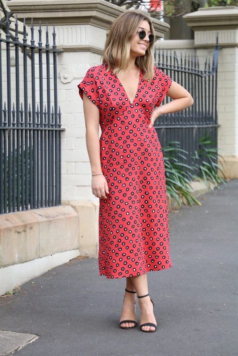 Ladies Dress Patterns Sewing, V Neck Summer Dress Pattern, No Zipper Dress Pattern, Diy Long Dress Pattern, Easy Sew Dresses For Women Diy, Woven Dress Pattern, Shirt Dress Sewing Pattern For Women, Womens Dress Patterns Sewing, Women’s Dress Patterns