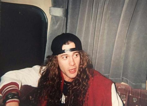 Mike Starr....tour life Sean Kinney, Mike Inez, Mike Starr, Metal Boy, Jerry Cantrell, Layne Staley, Grunge Guys, Friends Hair, Tommy Lee