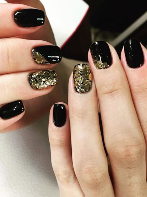 These 18 Elegant Manicures Prove Black-and-Gold Nails Are Always in Season Doll Nails, Black And Gold Nails, Black Gold Nails, Nye Nails, Elegant Manicure, Natural Nail Art, Gold Nail, Nails Polish, Nails Black