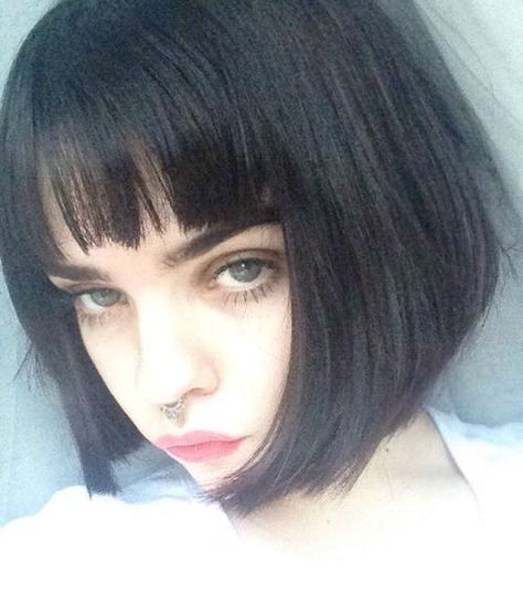 Short Grunge Hair, Penteado Cabelo Curto, Grunge Girl, Girl Short Hair, Grunge Hair, Girl Icons, Bobs Haircuts, Pretty Face, Aesthetic Girl