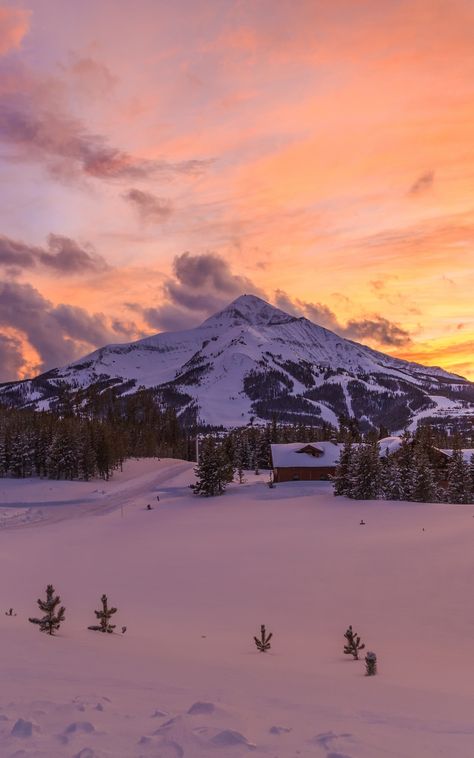 #montana #mountain #snow #sunset #winter #Nature. Read more: https://wallpapershd.info/wallpaper-winter-mountain-montana-snow-sunset-1584296584.html Check more at https://wallpapershd.info/wallpaper-winter-mountain-montana-snow-sunset-1584296584.html Mountain Aesthetic Wallpaper, Mountain Sunset Painting, Montana Aesthetic, Snow Sunset, Montana Winter, Sunset Winter, Magical Sky, Mountain Vibes, Mountain Aesthetic