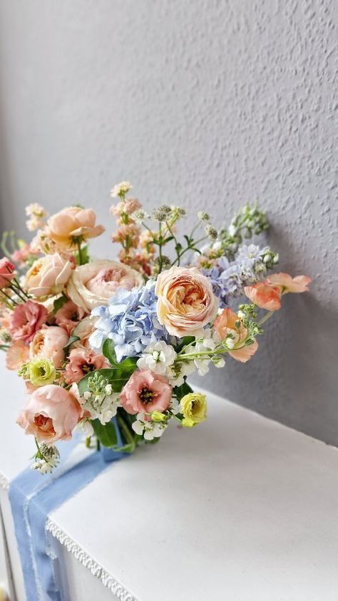 Bright Spring Wedding Bouquet, Pastel Floral Arrangements Wedding, Pastel And Greenery Wedding, March Wedding Flowers, Pastel Floral Arrangements, Summer Flowers Wedding, Wedding Colour Schemes, July Wedding Flowers, September Wedding Flowers