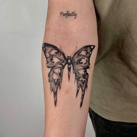 Butterfly Eye Tattoo, Eye Tattoo Ideas, Mens Butterfly Tattoo, Surreal Tattoo, Butterfly Eyes, Scary Tattoos, Tasteful Tattoos, Tattoos Geometric, Creepy Tattoos