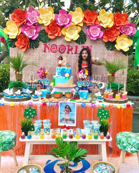 Moana Birthday Party Ideas | Photo 2 of 10 Moana Birthday Party Theme, Moana Theme Birthday, Lila Party, 4de Verjaardag, Moana Theme, Moana Themed Party, Luau Birthday Party, Hawaiian Birthday Party, Moana Birthday Party