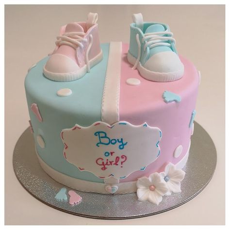 Cake Ideas Disney, Cakes Gender Reveal, Reveal Cake Ideas, Gender Reveal Cake Ideas, Gender Cake, Cake Gender Reveal, Gender Reveal Cake Pops, Gender Reveal Cakes, Baby Shower Gender Reveal Cake