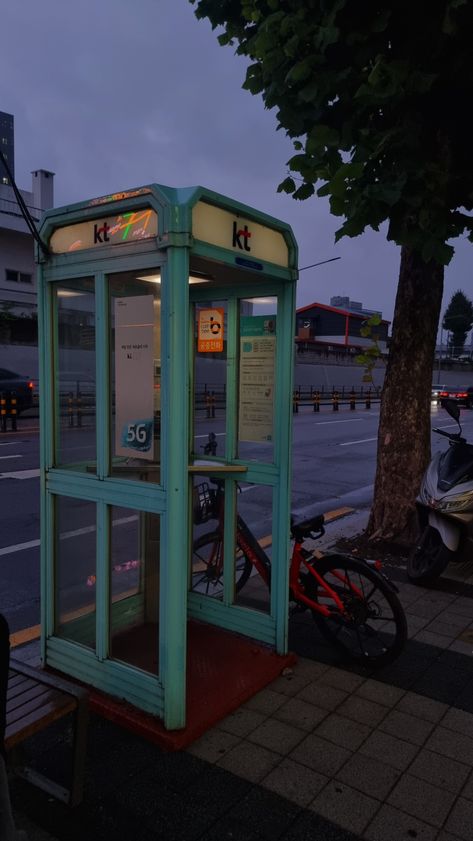 Cabin Aesthetic, Flower Boy, Telephone Booth, Aesthetic Books, Phone Booth, Blue Hour, Flower Boys, Seoul, Kdrama