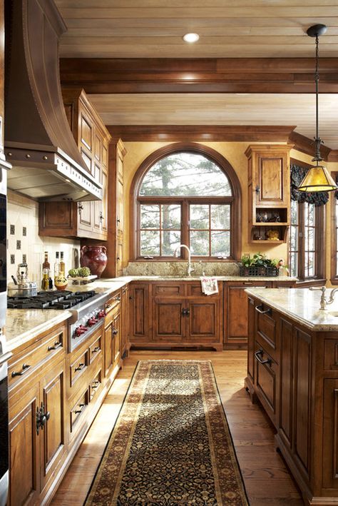 Beautiful wood and counter tops. English manor kitchen (Edina, MN) English Manor Houses, Country Kitchen Designs, Design Blogs, Kitchen Farmhouse, Design Kitchen, Dream House Decor, Beautiful Kitchens, Design Case, Rustic Kitchen