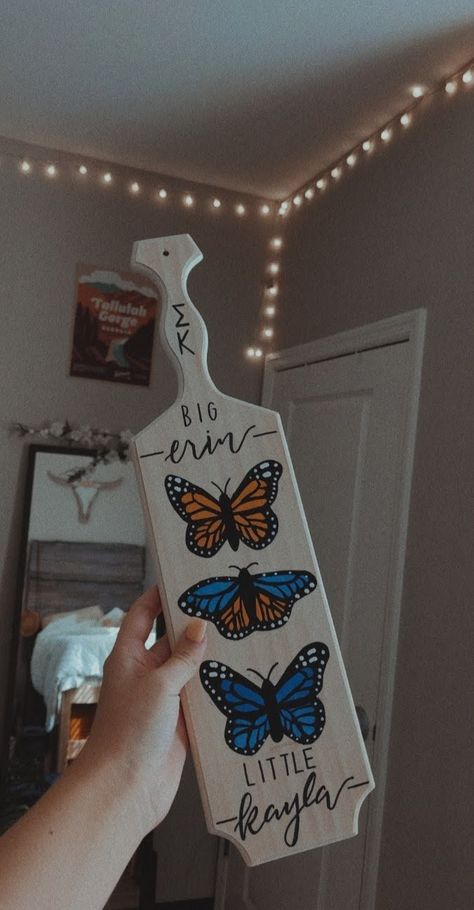 Funny Sorority Paddles, Butterfly Paddle Sorority, Sorority Paddles Ideas, Big Little Paddles, Kappa Sorority, Sigma Kappa Sorority, Sorority Ideas, Sorority Paddles, Sorority Big Little