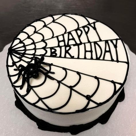 Spider Cake Design, Spider Sheet Cake, Spider Web Sheet Cake, Halloween Spider Web Cake, Spiderweb Cake Design, Spiderweb Cake, Dairy Queen Cake, Queen Cake, Dq Cakes