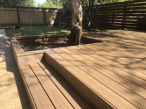 Trex Deck Carmel, Trex Enhance Toasted Sand, Luxury Deck Design, Toasted Sand Trex Deck, Trex Deck Toasted Sand, Toasted Sand Trex Decking, Trex Toasted Sand Decking, Back Deck Decor Ideas, Trex Toasted Sand