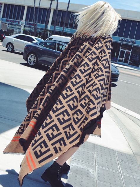 Fendi poncho Fendi Poncho, Fendi Outfit, Gucci Outfit, Street Style Looks, Style Looks, Fall Winter Fashion, Designer Collection, Scarfs, Autumn Winter Fashion