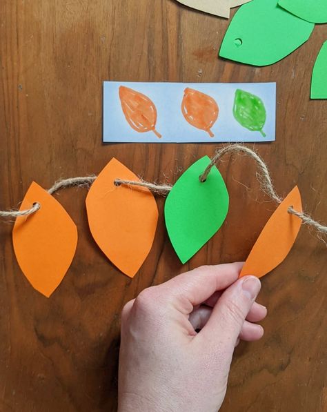 Leaf Activities for 2 to 5 Year Olds - Happy Tot Shelf Fall Craft Ideas For Two Year Olds, Leave Preschool Crafts, Leaf Large Motor Activities, Simple Prek Activities, Fall Leaves Activities For Preschool, Fall Art For Two Year Olds, Autumn Leaves Preschool Activities, Leaves Fine Motor Activities, Leaves Art For Preschool