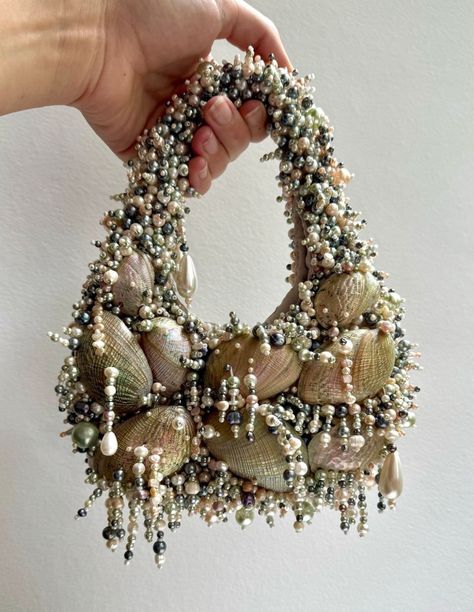 Mermaid Bag, Shell Purse, Sac Diy, Women's Bags By Usage, Beads Craft Jewelry, Shell Bag, Mermaid Shell, Women's Bags By Shape, Women's Bags By Style