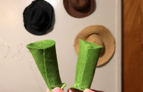 Last-minute DIY Shrek costume for all of our all-stars out there Diy Shrek Ears, Diy Shrek Costume, Shrek Ears, Donkey Costume, Shrek Character, Shrek Party, Shrek Costume, Spooky Stuff, Princess Diy