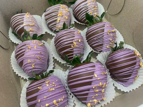 Purple And White Chocolate Strawberries, Lilac Chocolate Covered Strawberries, Pink And Purple Chocolate Strawberries, Purple Chocolate Strawberries, Lavender Chocolate Covered Strawberries, Chocolate Covered Strawberries Purple, Purple Chocolate Covered Strawberries, Choc Strawberries, Purple Desserts