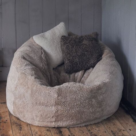 Bedroom Bean Bags, Hangout Room, Uni Room, Cute Bedroom Decor, Cute Room Ideas, Teen Bedroom Decor, Living Room Decor Cozy, Dream Room Inspiration, Bean Bags