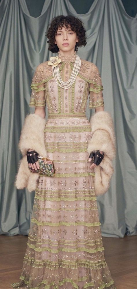 Valentino Alessandro Michele, Valentino 2025, Valentino Resort, Musical Chairs, Alessandro Michele, Resort Collection, Red Valentino, Pretty Dresses, Paris Fashion