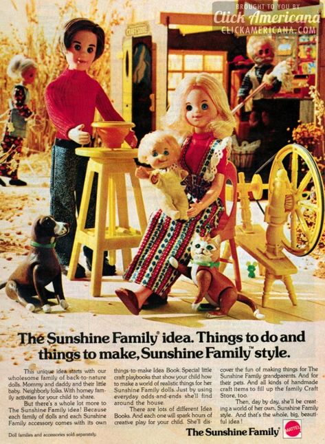 The Sunshine Family from Mattel (1974-1978) I swapped with a friend so that I could get the baby...I still have him somewhere. Sunshine Family Dolls, Sunshine Family, 70s Toys, 1970s Childhood, Childhood Memories 70s, Family Crafts, Vintage Memory, Childhood Toys, Back To Nature