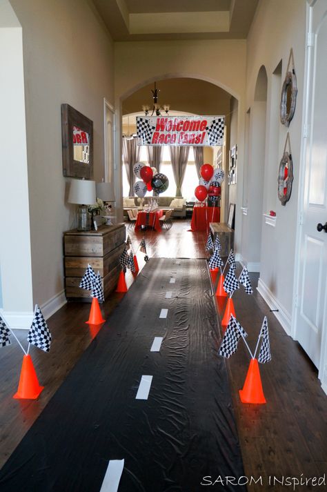 3rd Birthday Party Race Cars, Cars Party Theme Lightning Mcqueen, Car Racing Party Decoration, Hotwheels Birthday Party Diy, Racing Decorations Diy Party Ideas, Lightning Mcqueen Birthday Party Decor, Start Your Engines Party, Lightning Mcqueen Decor, Cars Theme Birthday Party Disney