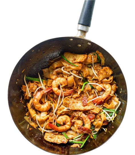 Char kway teow Instant Noodle Recipes, Healthy Winter Dinners, Char Kway Teow Recipe, Food Varieties, Char Kway Teow, Winter Dinners, 4 Family, Dried Chillies, Sbs Food