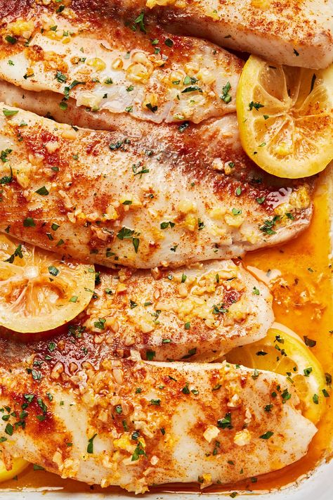 It’s time to turn our attention to this simple-is-better buttery baked tilapia. It just takes a little lemon, garlic, and a sprinkle of toasted breadcrumbs to make a really special baked fish recipe. Baked Breaded Tilapia, Tilapia Dishes, How To Cook Tilapia, Oven Baked Tilapia, Baked Fish Recipe, Baked Tilapia Recipes, Recipe Healthy Dinner, Fennel Recipes, Fish Recipes Baked