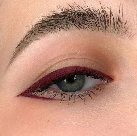 ColourPop Cosmetics (@colourpopcosmetics) posted on Instagram: “a whole glass of wine pls 🍷 wearing: Crème Gel Colour Eyeliner in “Joy Ride” - @chudesasha - #colourpop #colourpopme” • Jul 18, 2020 at 3:00am UTC Smink Inspiration, Makijaż Smokey Eye, Colored Eyeliner, Edgy Makeup, Makeup Eye Looks, Eye Makeup Art, No Eyeliner Makeup, Editorial Makeup, Red Lipstick