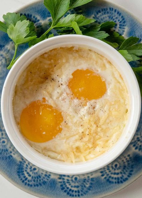 Shirred Eggs Best Egg Breakfast, Breakfast Recipes With Eggs, Egg Breakfast Ideas, Recipes With Eggs, Shirred Eggs, Bacon Egg Muffins, Baked Mushrooms, Clean Breakfast, Egg Recipes For Breakfast