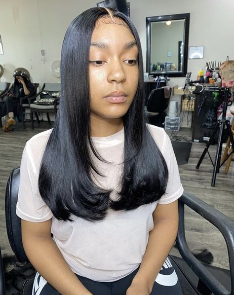 @armaniasia❤️ Layered Hair Middle Part, Bumped Ends, Middle Part Quick Weave, Hair Middle Part, Looks Kylie Jenner, Lace Fronts, Baby Hairs, Hair Laid, Quick Weave