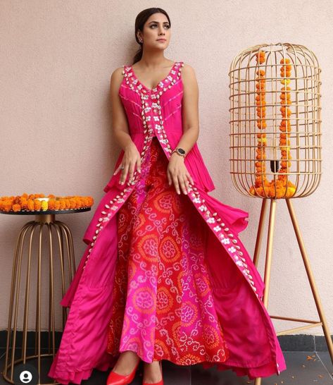 Western Party Wear, Saree Reuse, Western Party, Indo Western Dress, Unique Blouse Designs, Saree Blouse Designs Latest, Designer Lehenga, Unique Blouse, Dress Indian