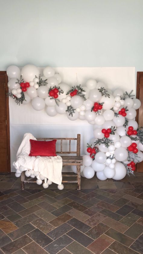 Christmas Bridal Shower Balloon Arch, Elegant Christmas Birthday Party, Winter Bridal Shower Photo Backdrop, Christmas Bridal Shower Backdrop, White Christmas Decor Party, Elegant Christmas Balloon Arch, Christmas Balloon Arch Backdrop, Christmas Balloon Arch Winter Wonderland, Holiday Engagement Party Decorations