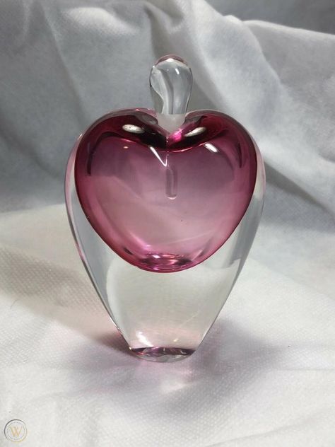 Artist Signed VANDERMARK HB1 blown glass heart perfume bottle Heart Perfume Bottle, Heart Perfume, Pink Girly Things, Glass Perfume Bottle, Girly Stuff, Glass Heart, Perfume Bottle, Blown Glass, Girly Things