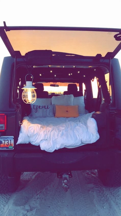 Cut down a foam mattress to fit the back of the Jeep. Sleeping beside the ocean in this was the coziest thing ever. Jeep Date Night Ideas, Sleep In Car Aesthetic, Jeep Sleepover, Jeep Date, Sleeping In Car, Jeep Wrangler Camping, Sleep In Car, Dream Dates, Jeep Camping