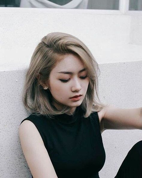 Ready to chop it all off? Here, the most stylish cuts for short strands Asian Haircut, Korean Short Hair, Asian Short Hair, Grunge Look, Trendy Hair Color, Short Hairstyle, Asian Hair, Medium Hair Cuts, Korean Hairstyle