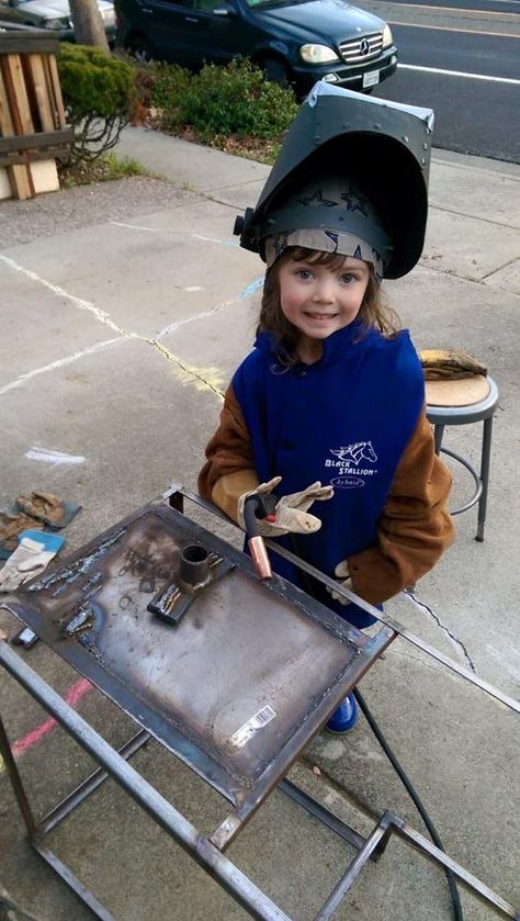 Welding Aesthetic, Welding Women, Best Mig Welder, Welding Funny, Women Welder, Parenting Done Right, Welding Art Projects, Welding And Fabrication, Metal Artwork Wall