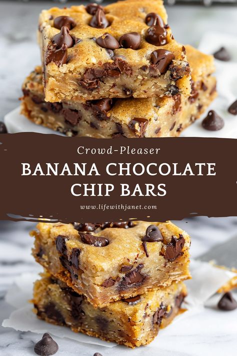 Chocolate Chip Banana Bars, Banana Chocolate Chip Bars, Banana Blondies, Bliss Bars, Banana Bread Bars, Desserts With Chocolate Chips, Chocolate Chip Blondies, Banana Dessert Recipes, Banana Bars