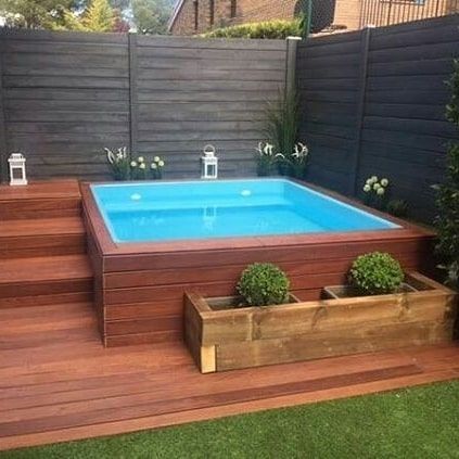 Terrace Fence, Ideas De Piscina, Design Per Patio, Kleiner Pool Design, Hot Tub Patio, Modern Courtyard, Wooden Terrace, Small Swimming Pools, Hot Tub Backyard