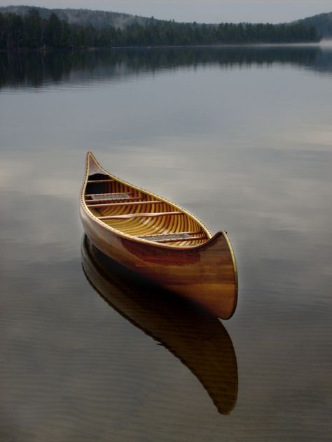 Classic Wood - Langford Canoe - Let the Journey Begin Canoe Aesthetic, Canoeing Aesthetic, Mossy Cottage, Canoe On Lake, Canadian Canoe, Eastern White Cedar, Wood Canoe, Wooden Canoe, Hand Made Wood