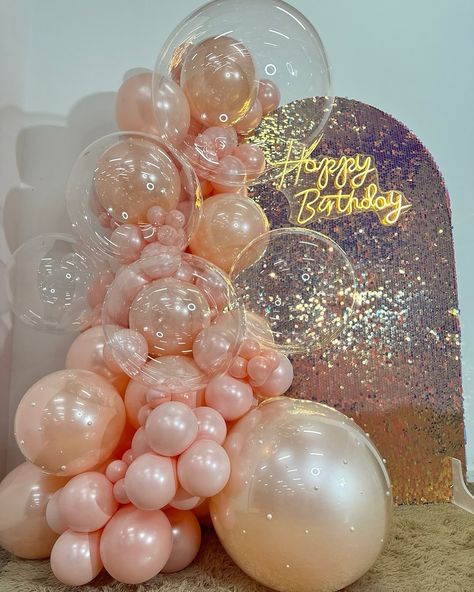 A peachy glam moment 🍑🥰 by @balloonsgi #theeventcollectivex | Instagram Giant Butterfly, Balloon Designs, Arch Backdrop, Balloon Shop, Decorations Party, Balloon Design, Golden Glow, Color Rosa, Bachelorette Party