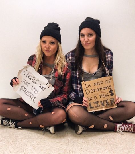 College party homeless person halloween costume Hobo Party Costume, Hobo Halloween Costume, Homeless Halloween Costume, Hobo Costume, 21st Ideas, Matching Halloween Costumes, Costumes Couture, Diy Costumes Women, Halloween Coustumes