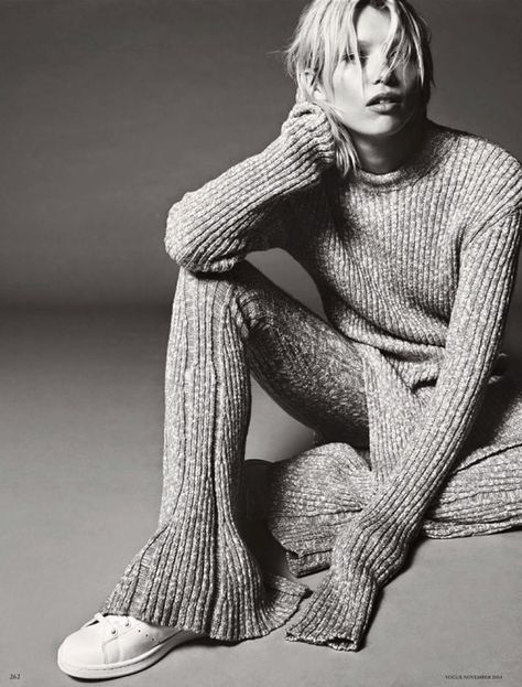 Hana Jirickova for Vogue Germany by Nick Dorey Hana Jirickova, Fashion Gone Rouge, Knitted Fashion, Chunky Knits, Vogue Germany, Knitwear Fashion, Oversize Knit, 2014 Fashion, Fashion Editor