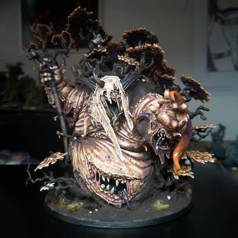 Disturbing Monsters, Warhammer Nurgle Art, Dnd Shaman, Nurgle Kitbash, Maggotkin Of Nurgle Paint Scheme, Nurgle Conversion, Great Unclean One, Maggotkin Of Nurgle, 40k Nurgle