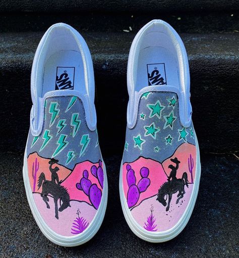 Western Shoe Painting Ideas, Western Vans Shoes, Western Painted Shoes, Vans Decorated, Western Painted Vans, Vans Painting Ideas, Diy Painted Vans, Western Vans, Western Art Projects