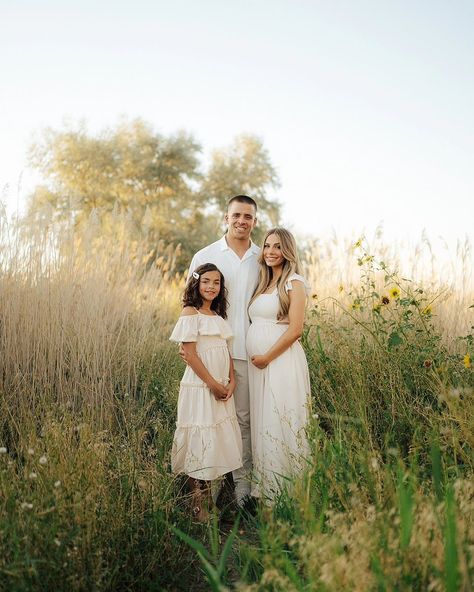 Baby on the way🎀🌻 Loved doing this maternity family photoshoot🥹 Keep the maternity shoots coming please🫶🏼 #utahphotographer #maternityphotoshoot #familyphotosession Older Sibling Maternity Photos, Family Of 3 Maternity Pictures Fall, Fall Maternity Photos Family Of 3, Family Of Three Maternity Photos, Fall Maternity Photos Family, Family Maternity Pictures With Siblings, Maternity Family Photos With Siblings, Family Maternity Pictures With Toddler, Maternity Pictures With Siblings