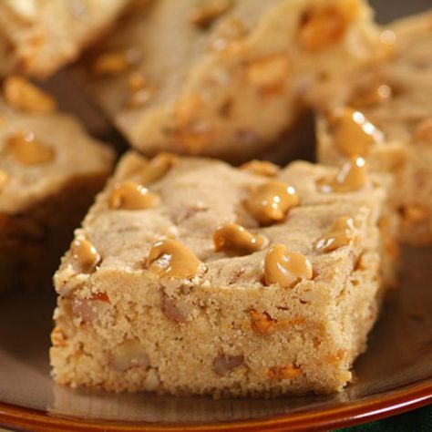 After-School Butterscotch Brownies | Very Best Baking Butterscotch Tart, Butterscotch Brownies, Splenda Recipes, Dark Chocolate Chip Cookies, Almond Butter Cookies, Blondie Brownies, Toll House, Blondies Recipe, Brownie Bar